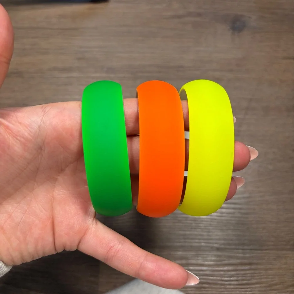 Neon Bangle Bracelet Set 3pc Fluorescent Green Orange Yellow Retro 80s Style‎